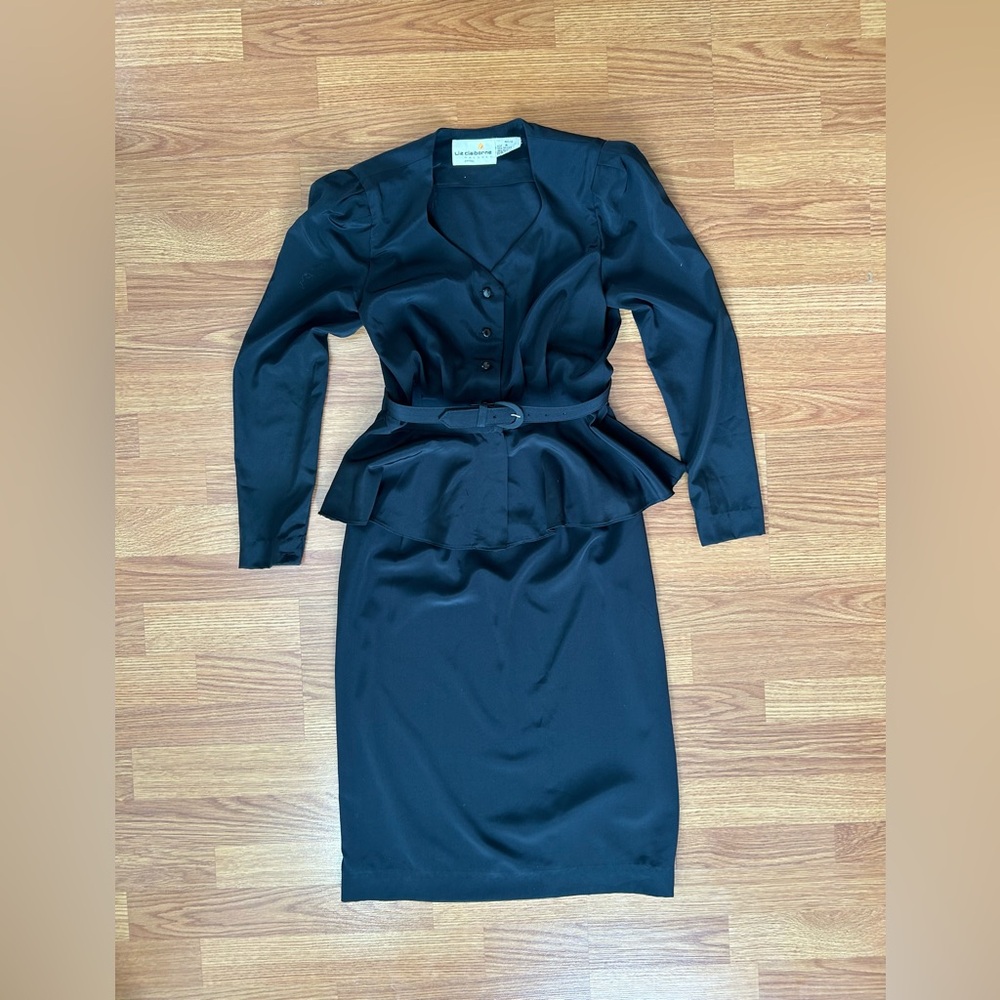 Vintage 1980’s Liz Claiborne Black Suit with Belt size 4 Petite EUC - Picture 8 of 15